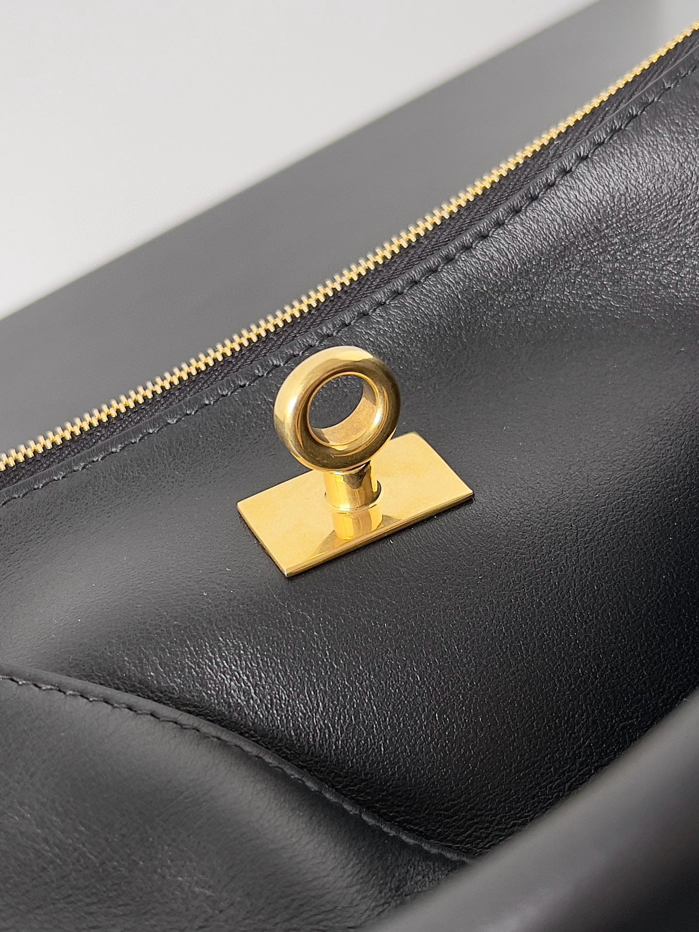 RODEO 22 IN BLACK CALFSKIN GOLD HARDWARE