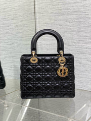 MEDIUM LADY BAG 24 IN BLACK CALFSKIN GOLD HARDWARE