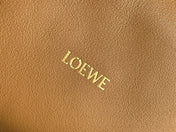 LOE MEDIUM 30 FLAMENCO KNOT IN BEIGE LAMBSKIN