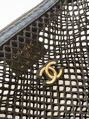 CC 25S POUCH IN BLACK LAMBSKIN WITH MESH GOLD HARDWARE