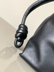 LOE MEDIUM 30 FLAMENCO KNOT IN BLACK LAMBSKIN GLOGO