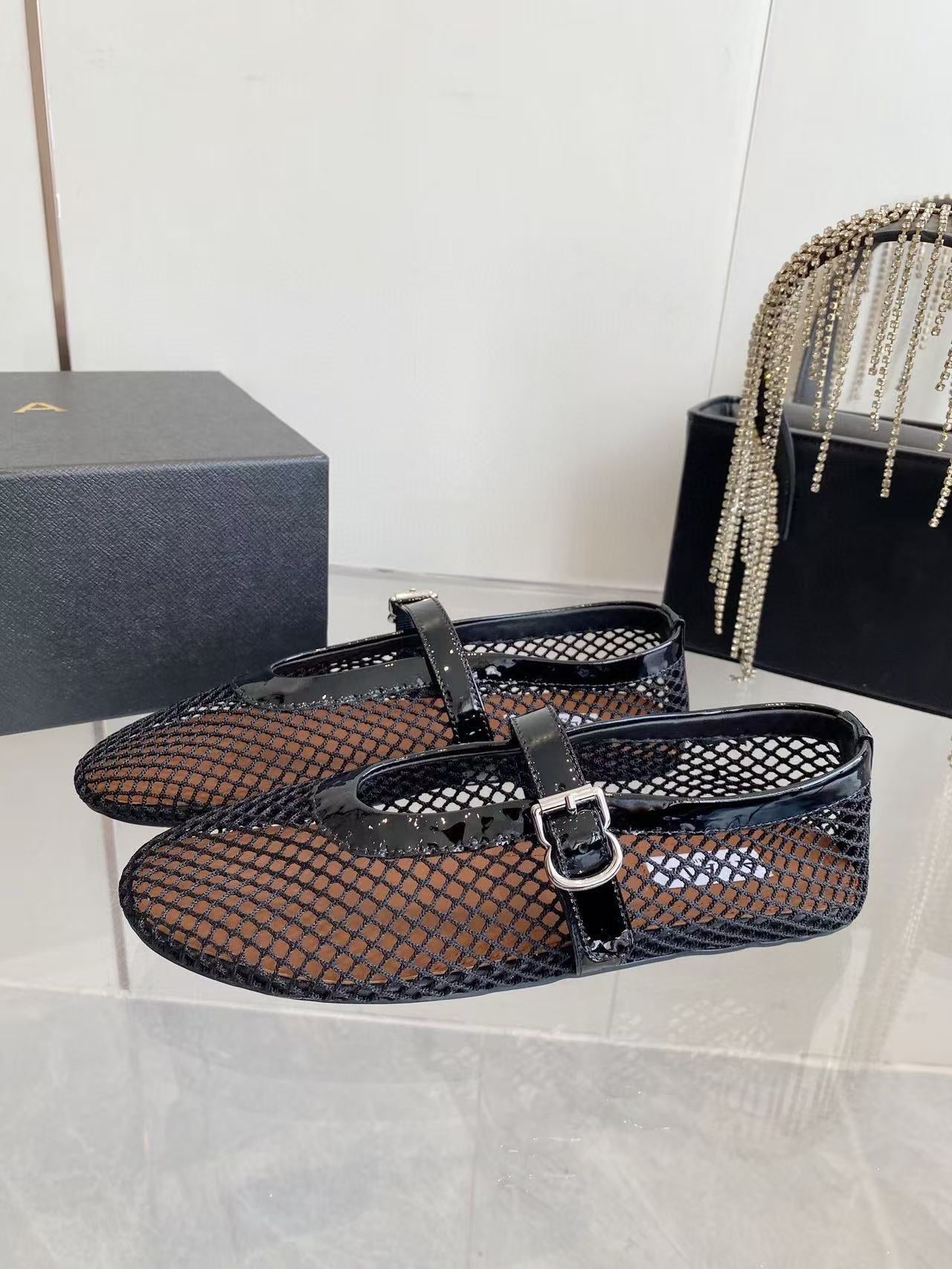 MARY JANE SHOES IN BLACK MESH AND LEATHER