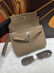 KELLY POCHETTE BAG 25 IN BROWN EPSOM LEATHER WITH PALLADIUM HARDWARE
