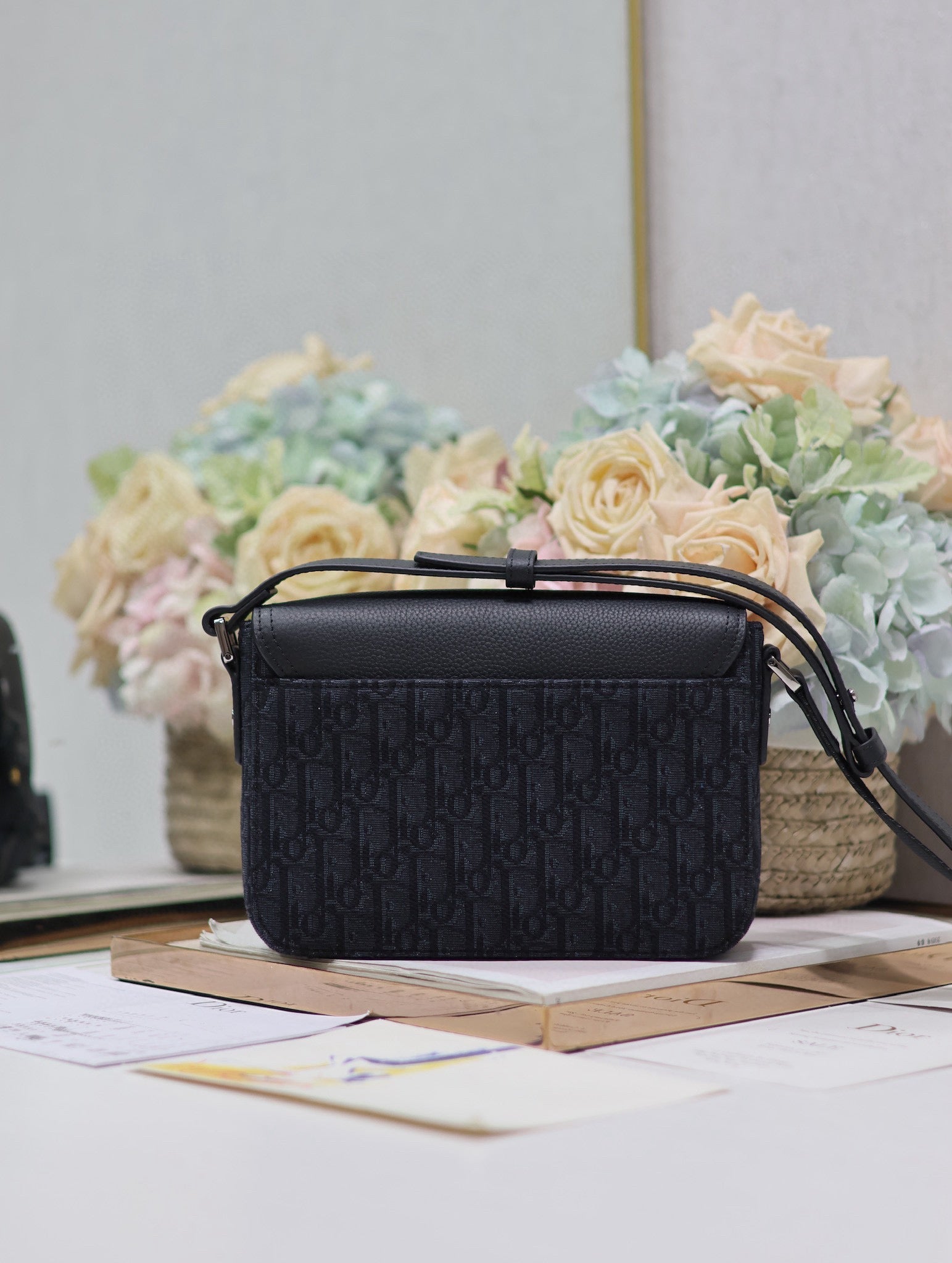 MEDIUM SADDLE MESSENGER BAG IN BLACK OBLIQUE JACQUARD AND BLACK GRAINED CALFSKIN