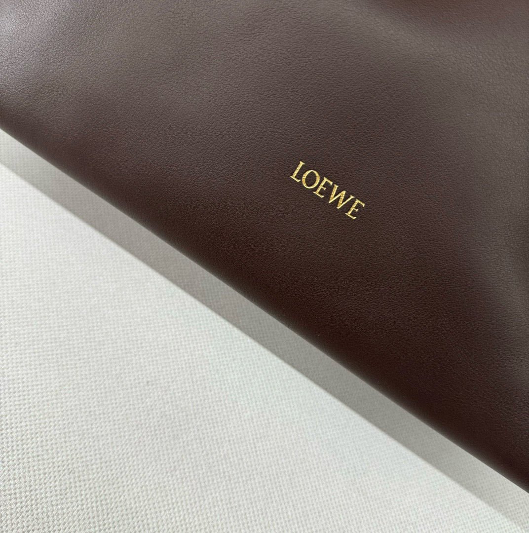 LOE 30 FLAMENCO PURSE BUCKET IN CHESTNUT BROWN CALFSKIN