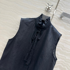 SLEEVELESS BLOUSE IN BLACK LINEN LACE TRIM AND NECK TIE