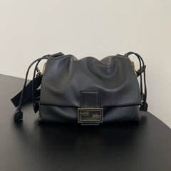 FF MAMMA BAGUETTE 16 IN BLACK CALFSKIN