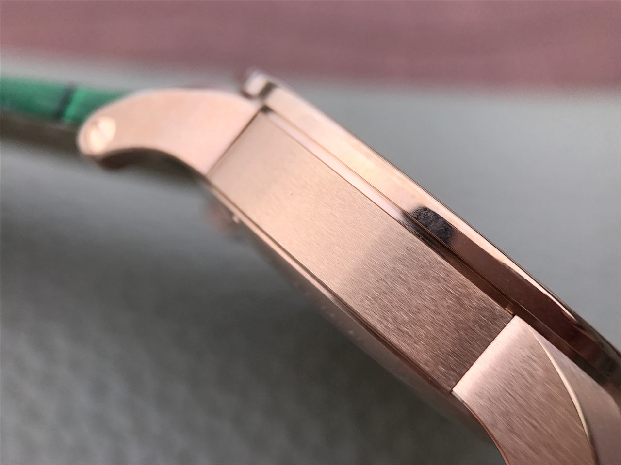 CALIBRE DIVER 42 AUTOMATIC ROSE GOLD CASE WHITE DIAL