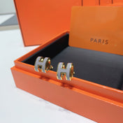 GOLD LACQUERED MINI POP H EARRINGS LIGHT GRAY