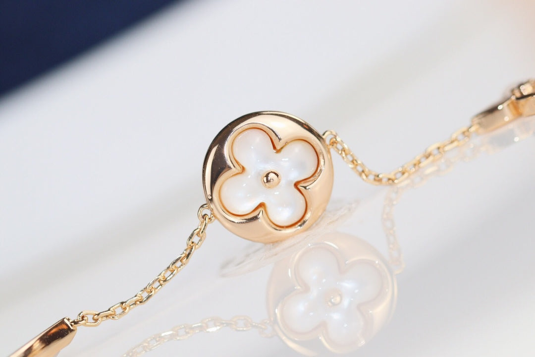 LV LEAF CLOVER BRACELET