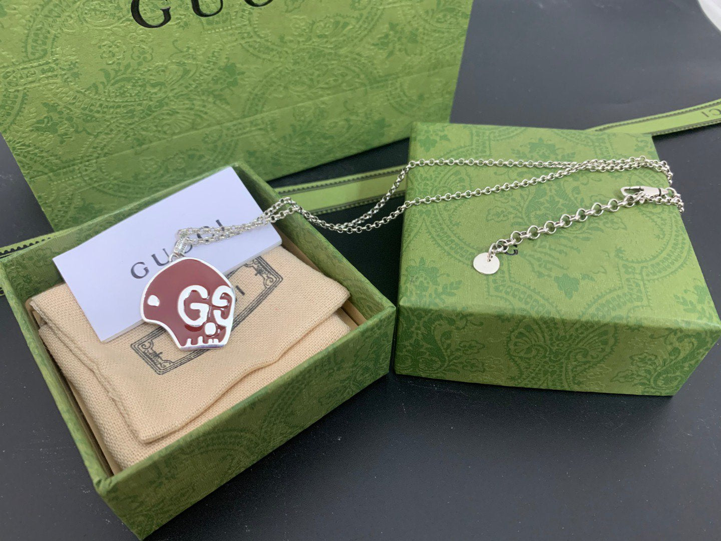 GG SKULL RED ENAMEL NECKLACE