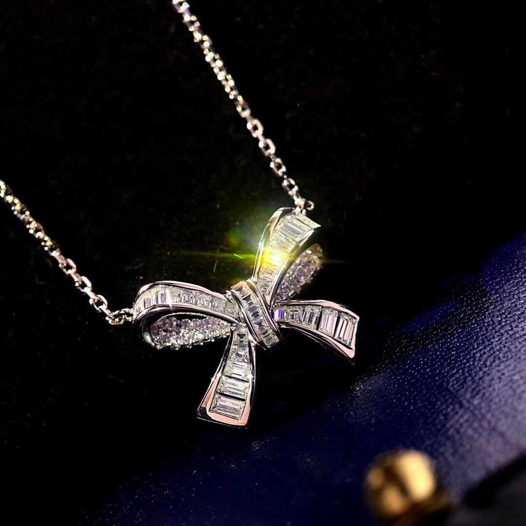 GRA SILVER DIAMOND NECKLACE