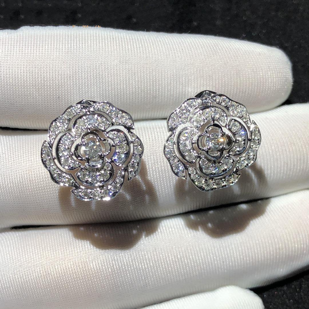 chanel-bouton-de-camelia-earrings-18k-white-gold-diamonds-j12072-coral-7_eb38247e-2378-4caf-956e-f654c5d7d8e1.jpg