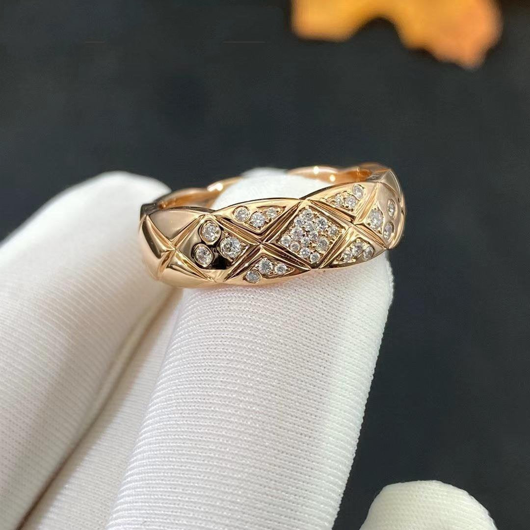 chanel-coco-crush-ring-quilted-motif-small-version-18k-beige-gold-diamonds-j11101-coral-1_27427bcd-0300-40f9-af13-009dcc228272.jpg