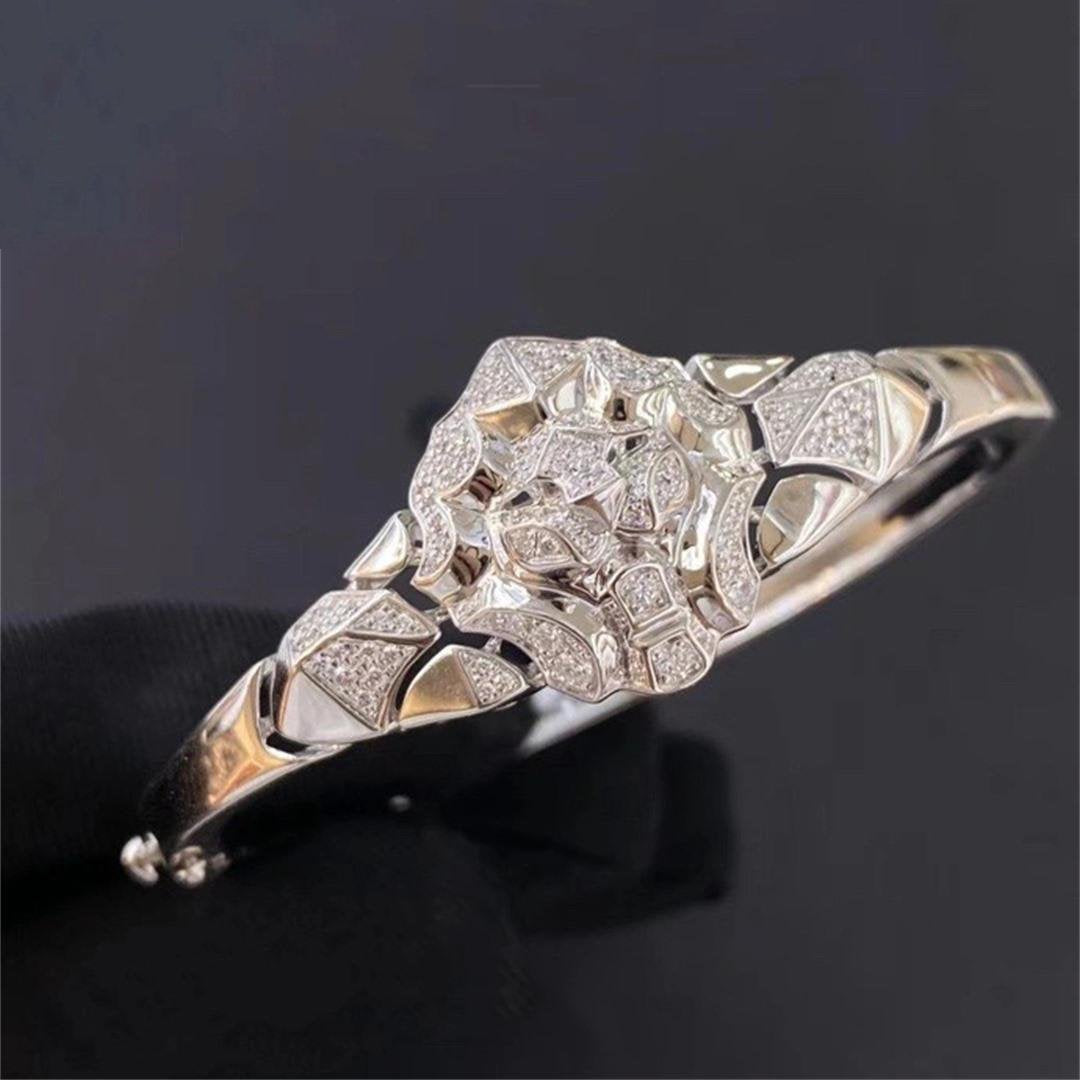 chanel-sous-le-signe-du-lion-bracelet-18k-white-gold-diamonds-j10827-coral-1_a17984b3-15e0-4c19-b513-662a43c190aa.jpg