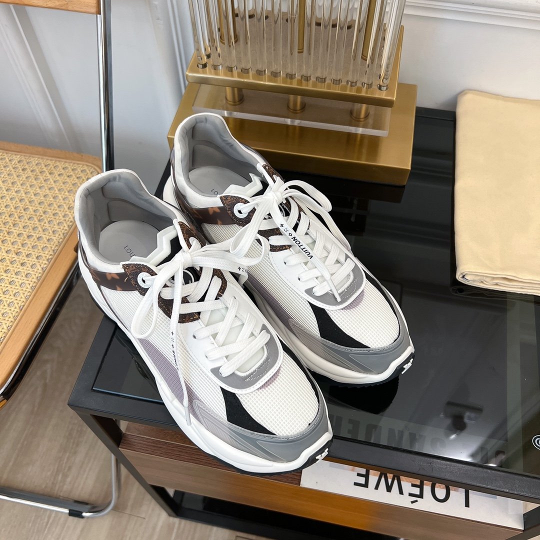 LV RUN 55 SNEAKER WHITE GRAY