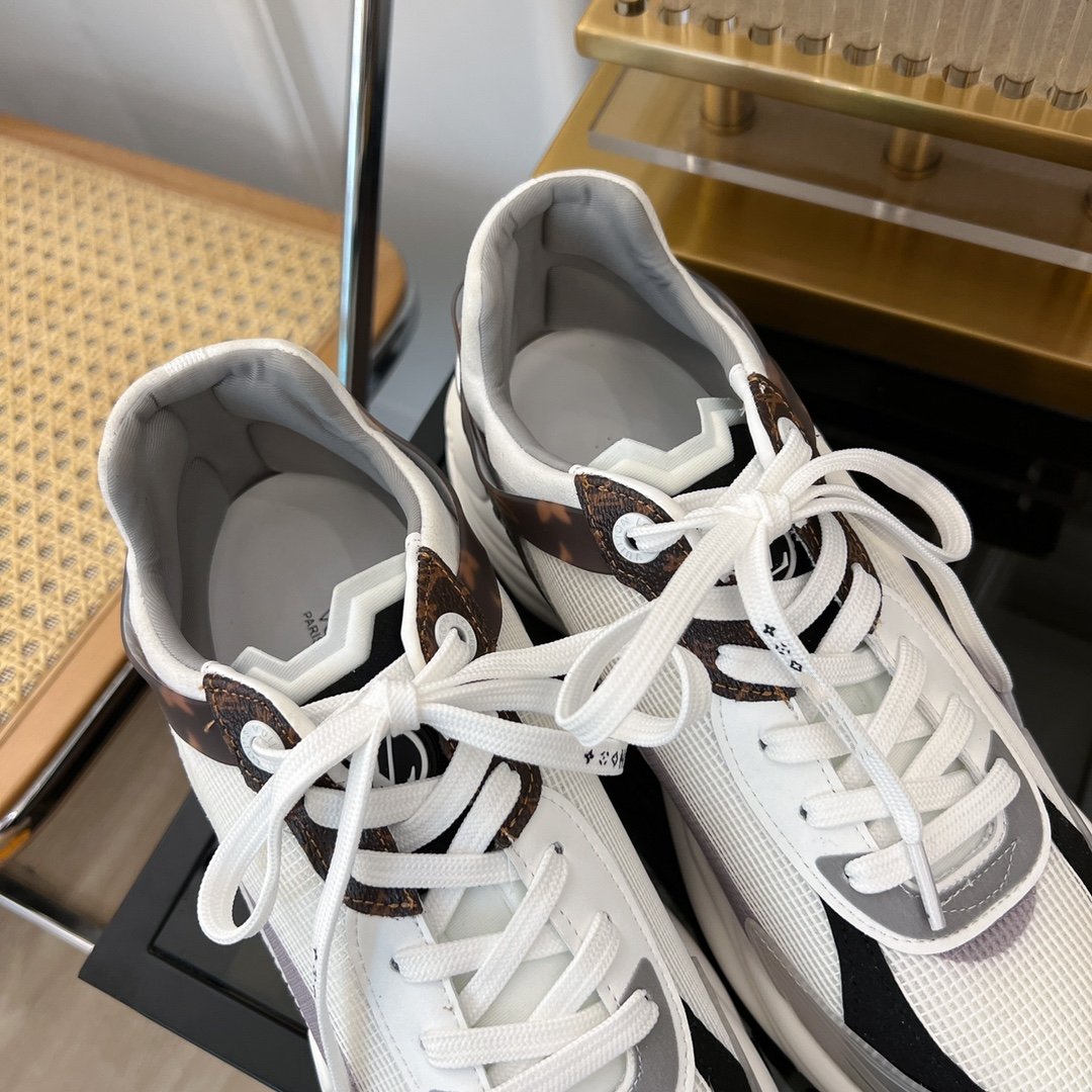 LV RUN 55 SNEAKER WHITE GRAY