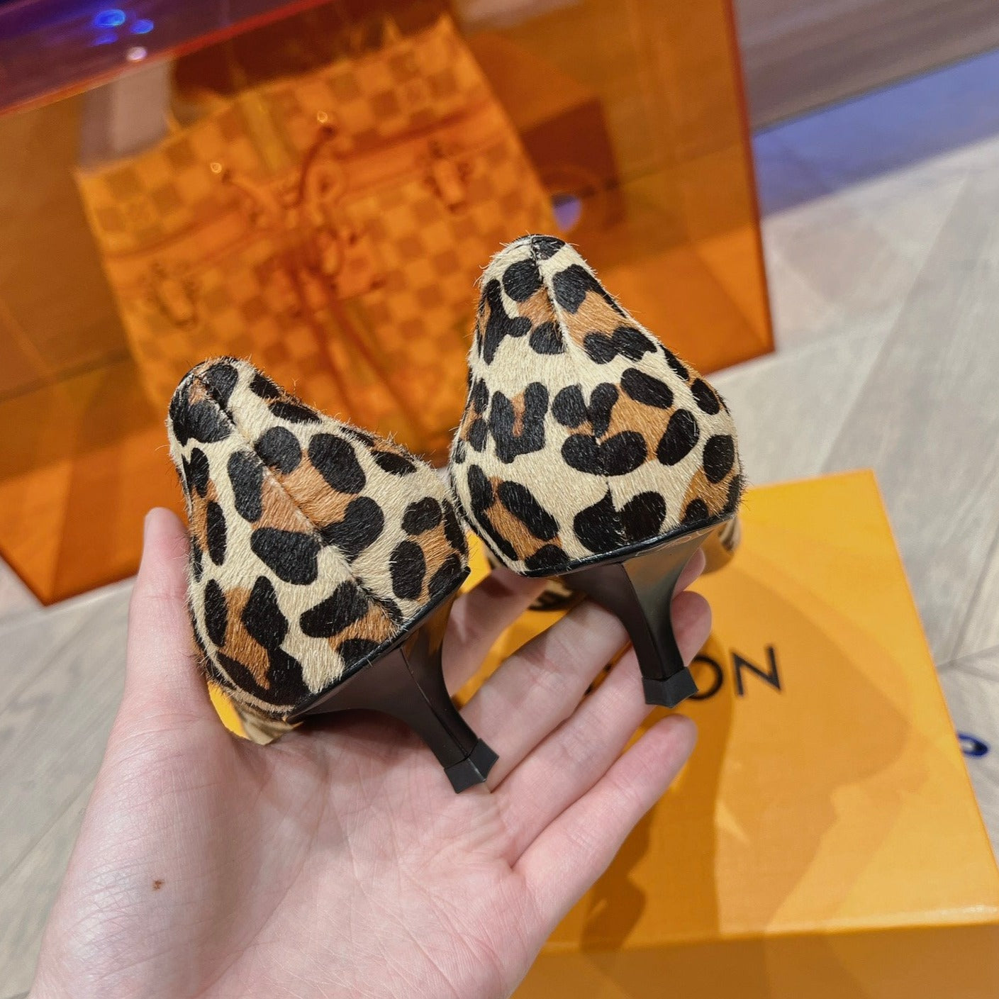 LV SINGLE LOW HEEL PUMP YELLOW LEOPARD