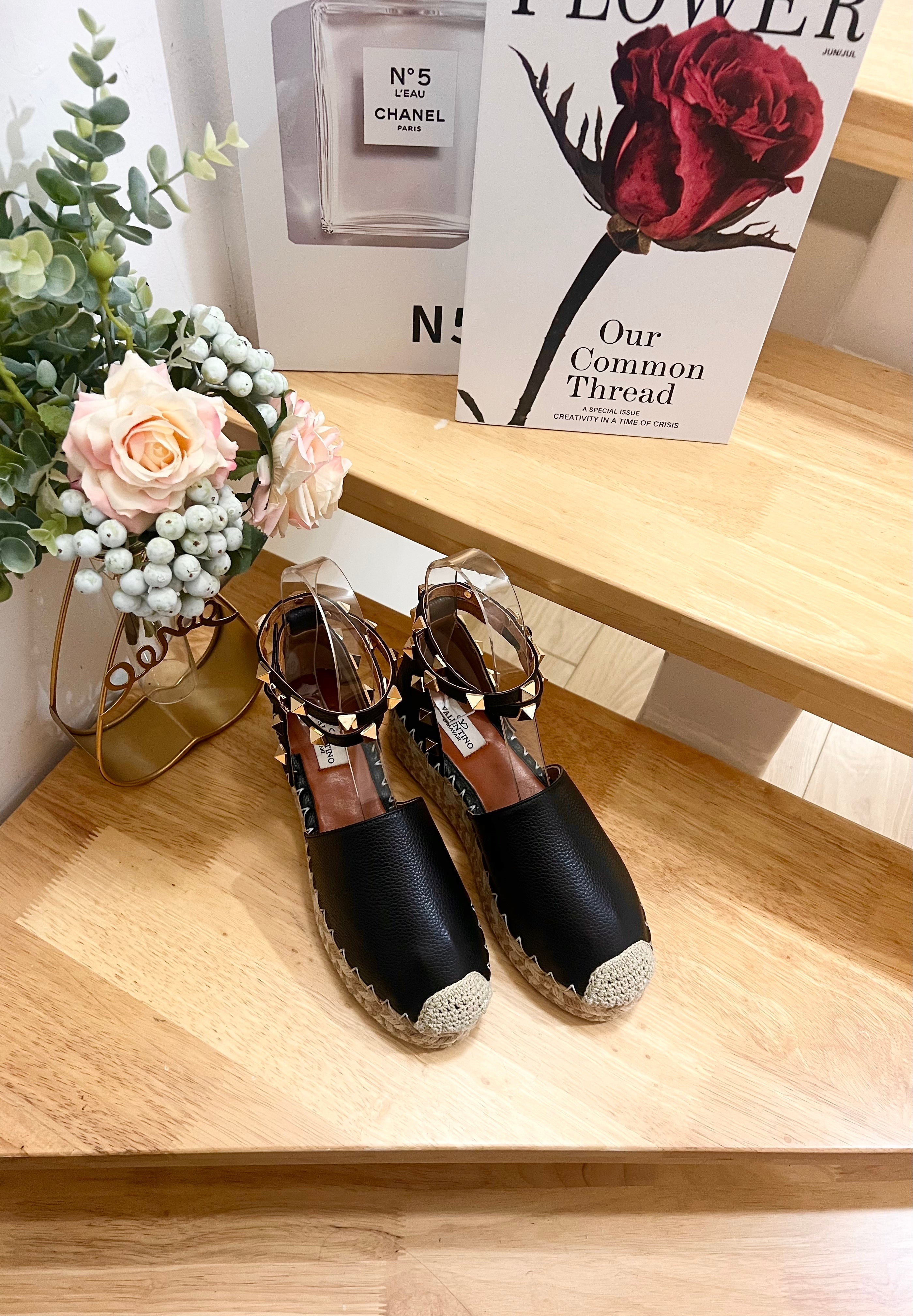 BLACK LEATHER ROCKSTUD ESPADRILLES ANKLE STRAP FLATS