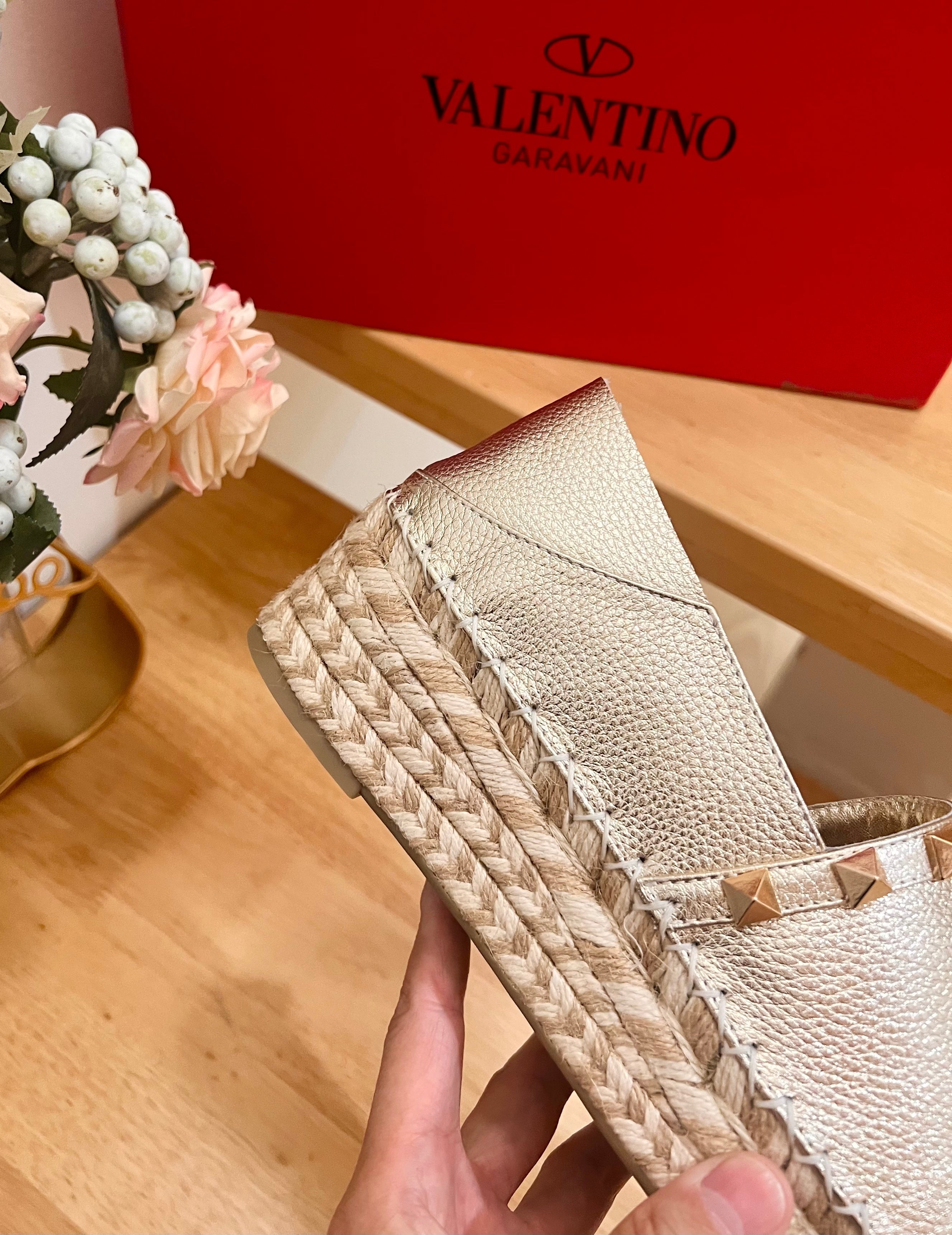 FLAT ESPADRILLE IN SILVER CALFSKIN 2 CM WITH STUDS