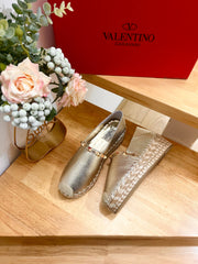 FLAT ESPADRILLE IN SILVER CALFSKIN 2 CM WITH STUDS