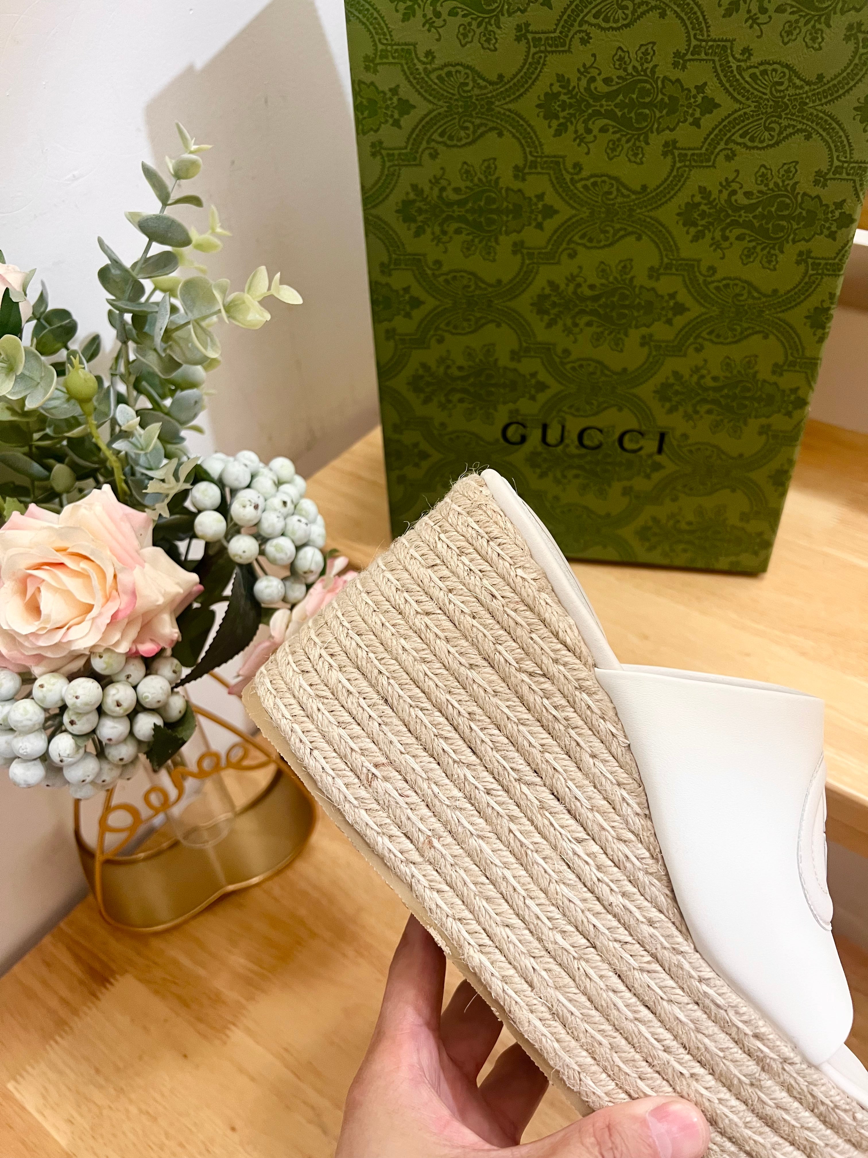 HIGH 10CM WEDGE SANDALS IN WHITE SHEEPSKIN