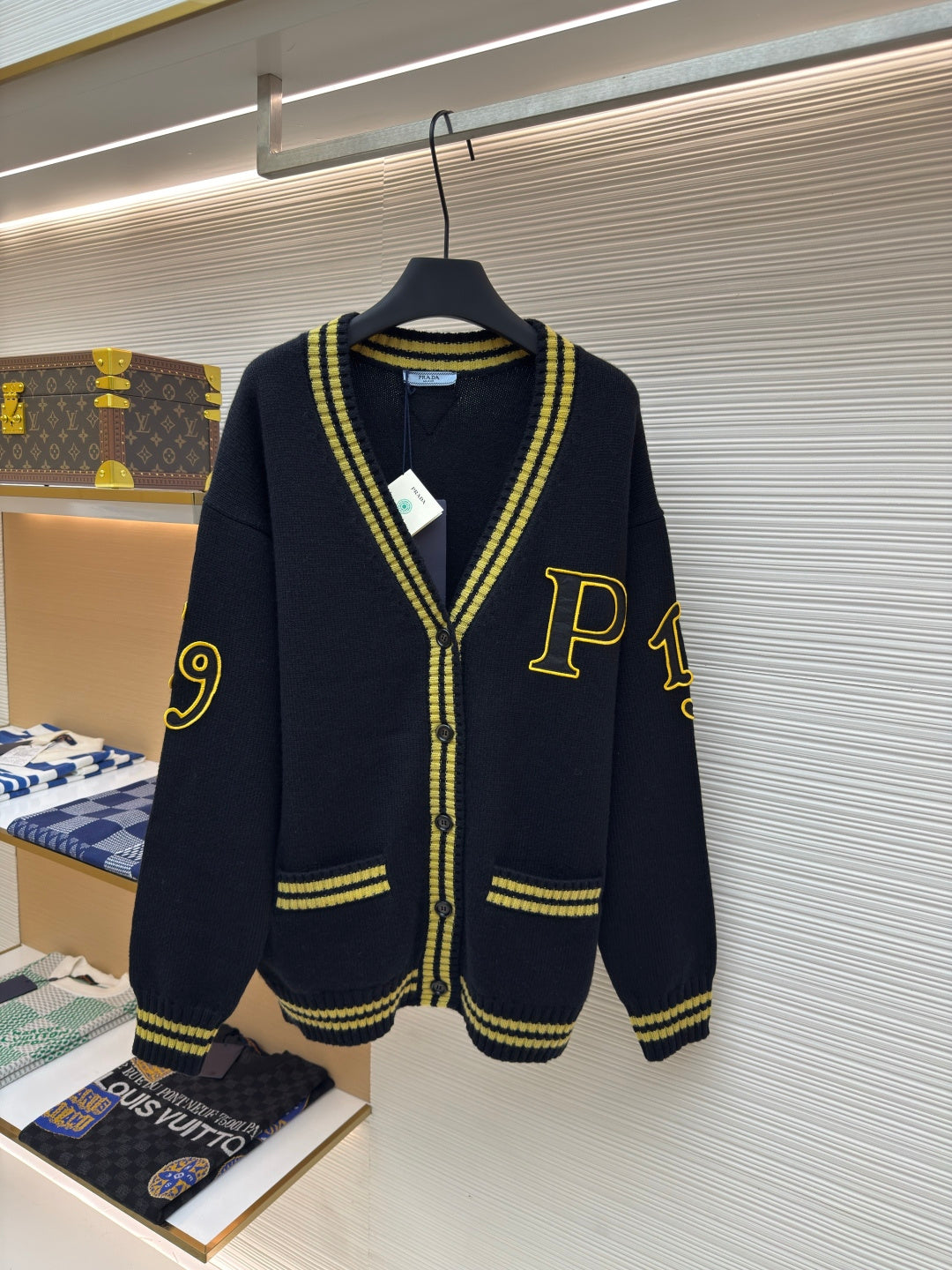 PRADA 25S CARDIGAN 541