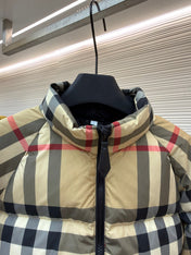 BURBERRY 25S DOWN JACKET 568517