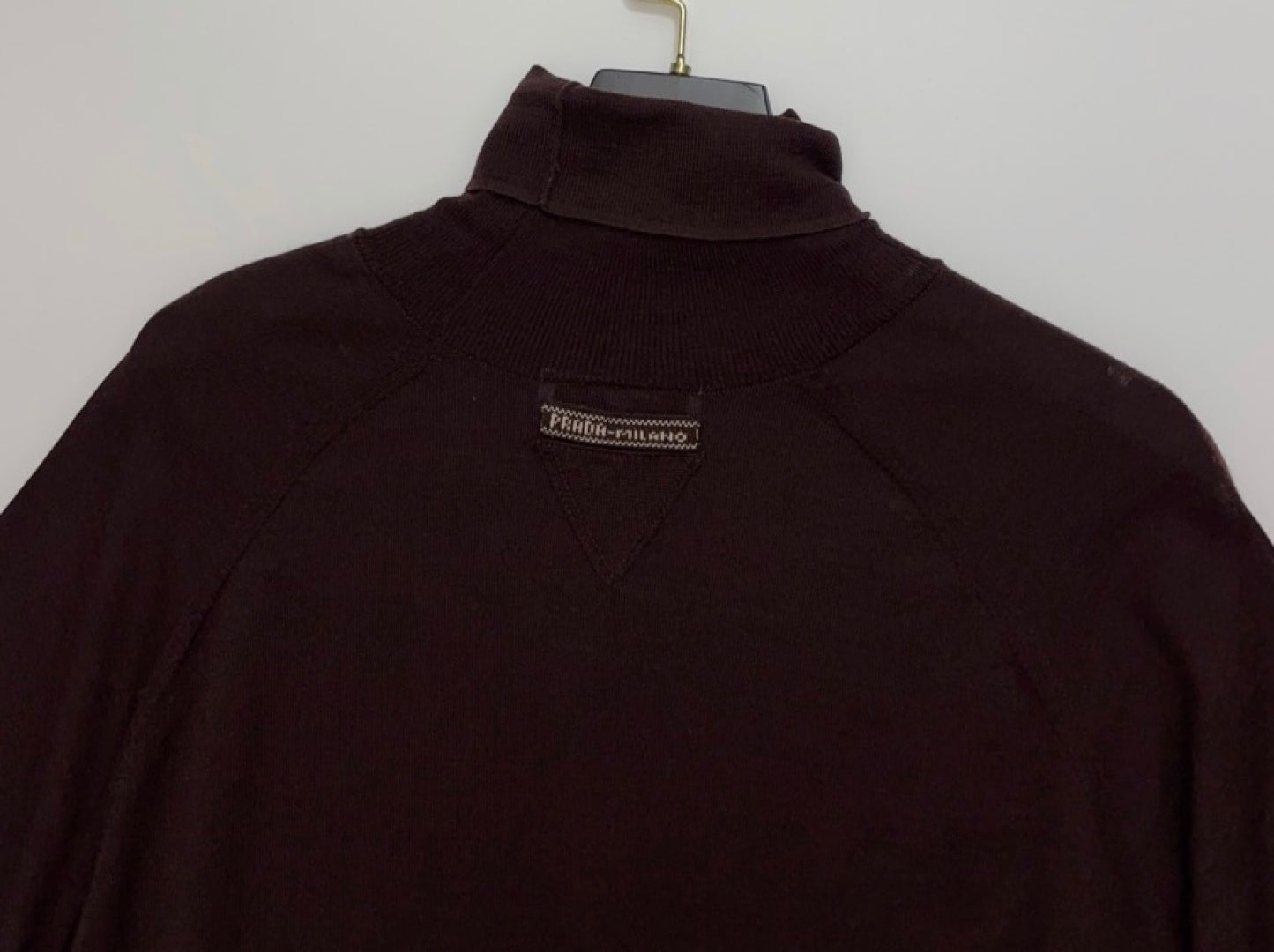 PRADA 25S SHORT-SLEEVE KNIT TURTLENECK 547
