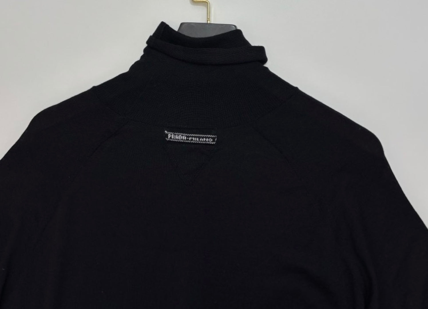 PRADA 25S SHORT-SLEEVE TURTLENECK SWEATER 430