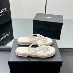 FLIP-FLOPS IN WHITE LAMBSKIN WITH RAFFIA
