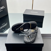 FLIP-FLOPS IN BLACK LAMBSKIN WITH RAFFIA