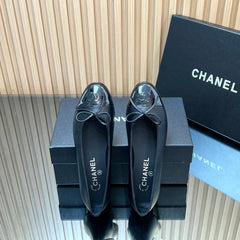 CHANEL 25S BALLET FLATS 20MM IN BLACK CALFSKIN GLOSSY TOE WITH BOW