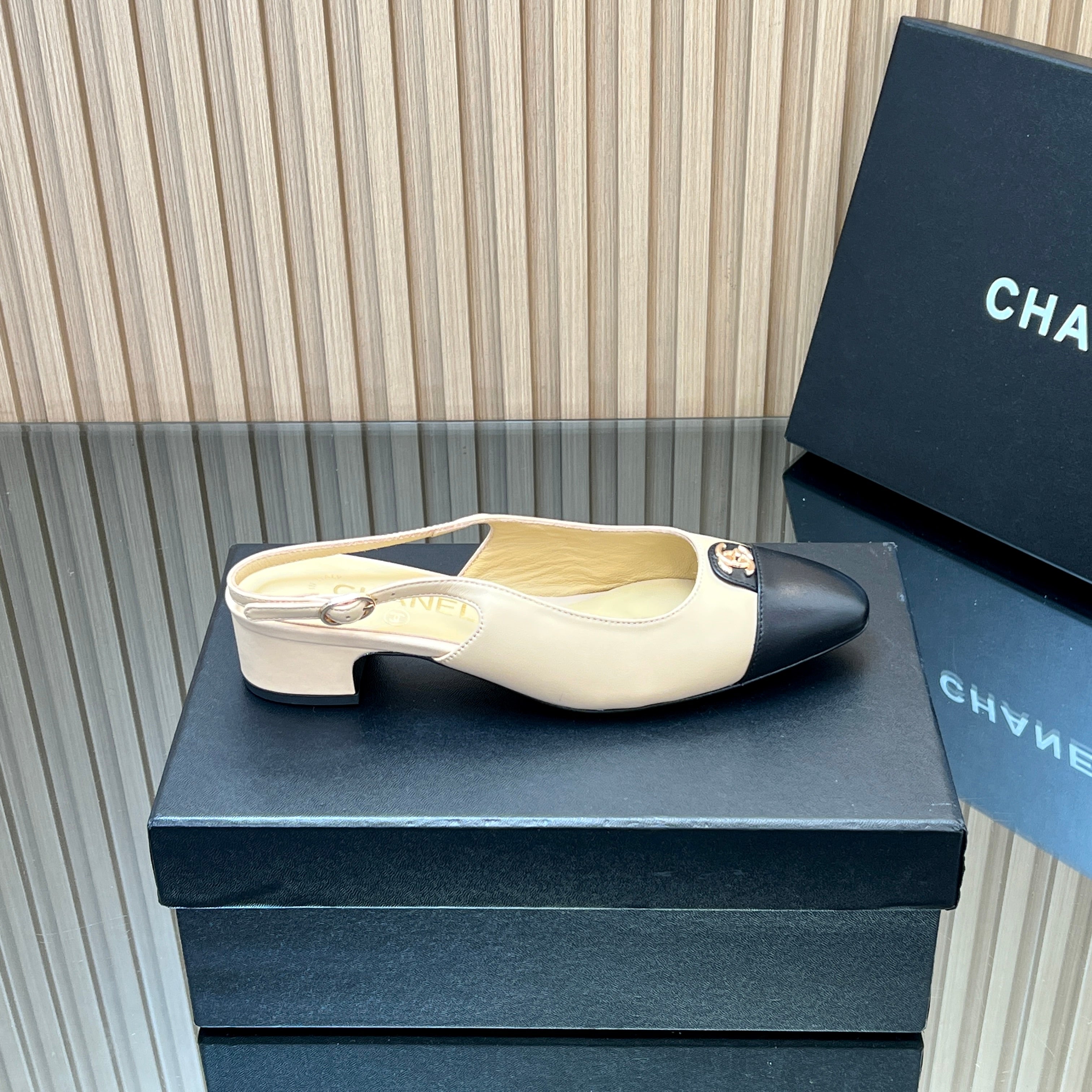 CHANEL 25S SLINGBACK SHOE 45MM IN BEIGE CALFSKIN GOLD HARDWRE