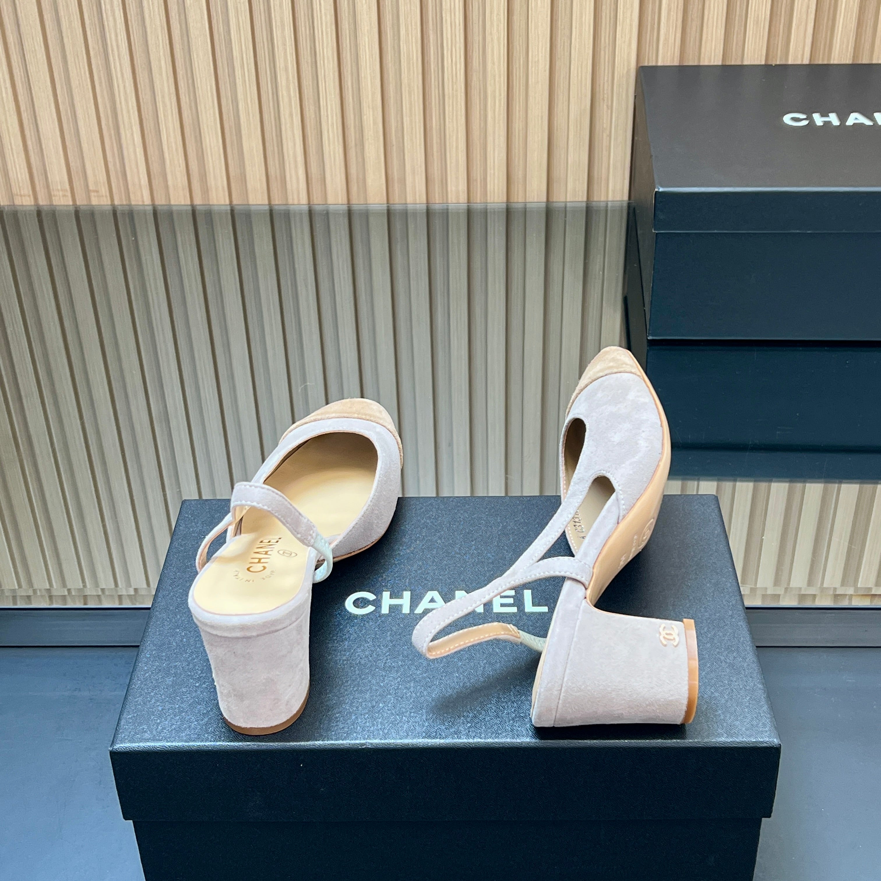 CHANEL 25S SLINGBACK SHOES IN NUDE AND BEIGE SUEDE