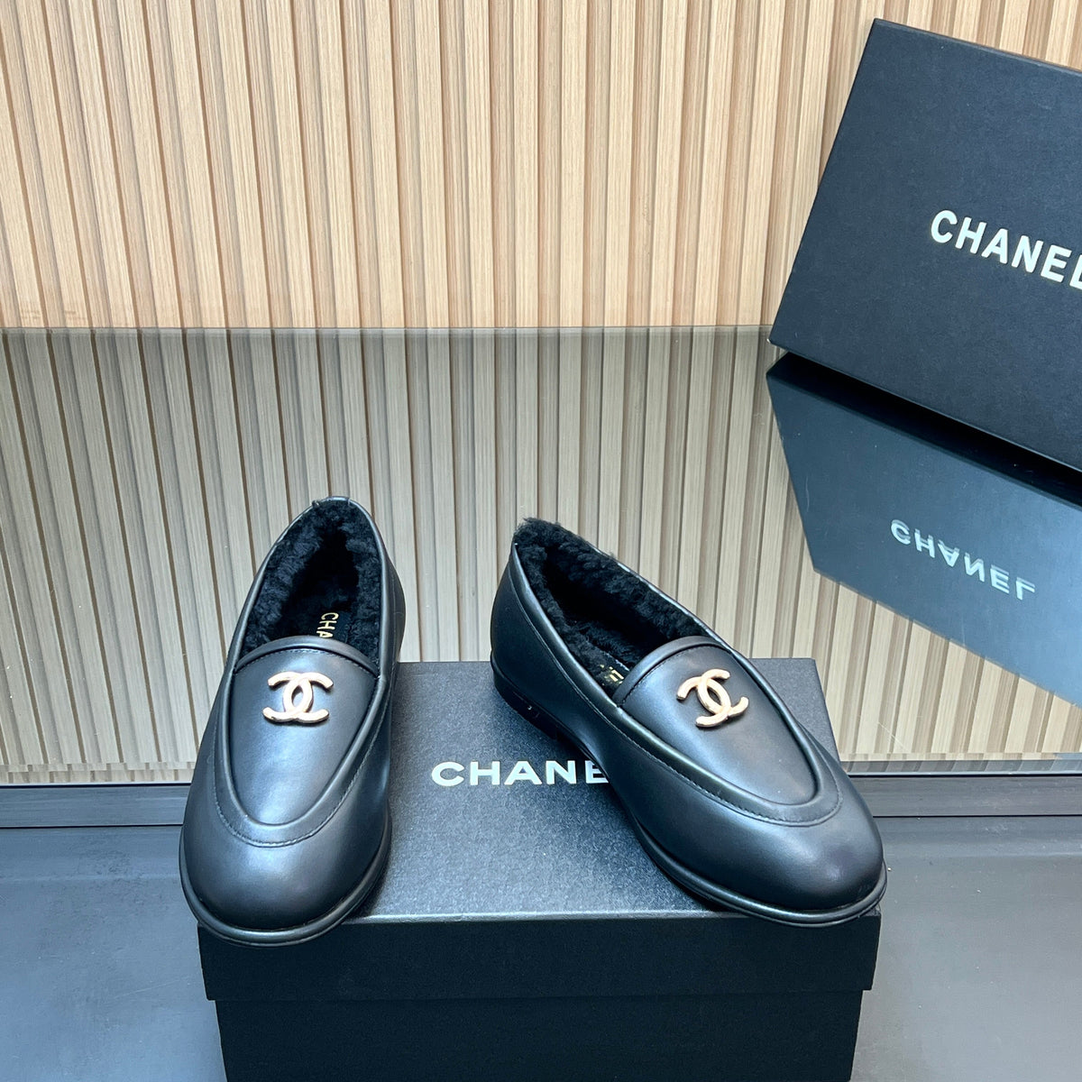 CHANEL 25S MARY JANE BALLET FLATS IN BLACK CALFSKIN AND SOLF FLEECE LINING