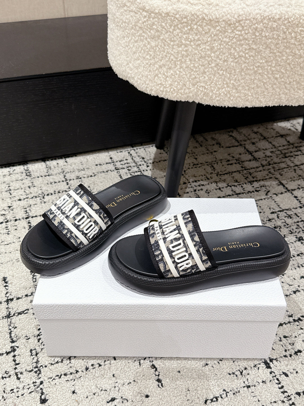 DIOR SLIDES 25S IN BLACK LAMBSKIN AND FABIRC WITH BRAND LOGO STYLE 3