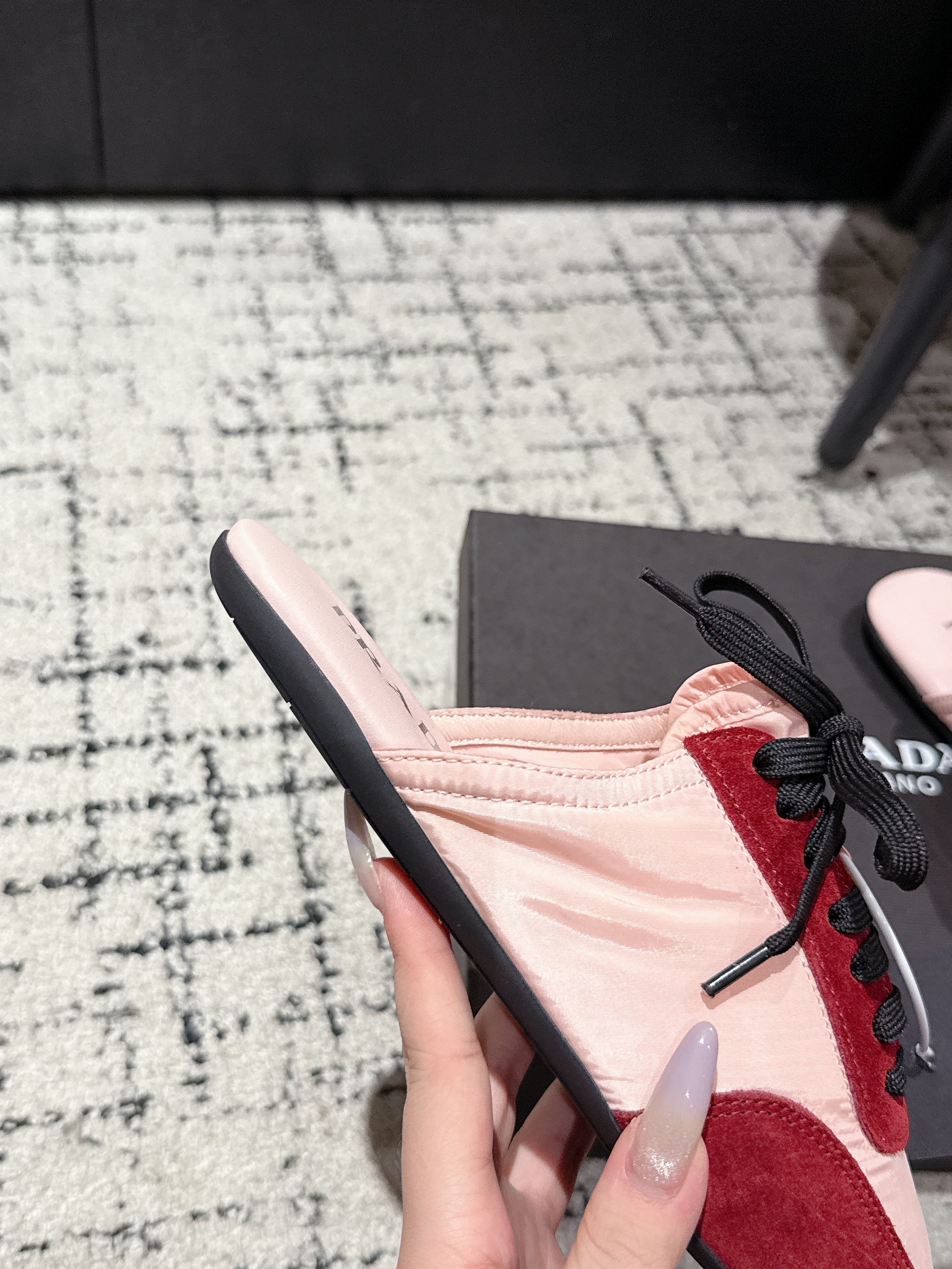 PRADA 25S DEXUN MULE IN RED SUEDE LEATHER