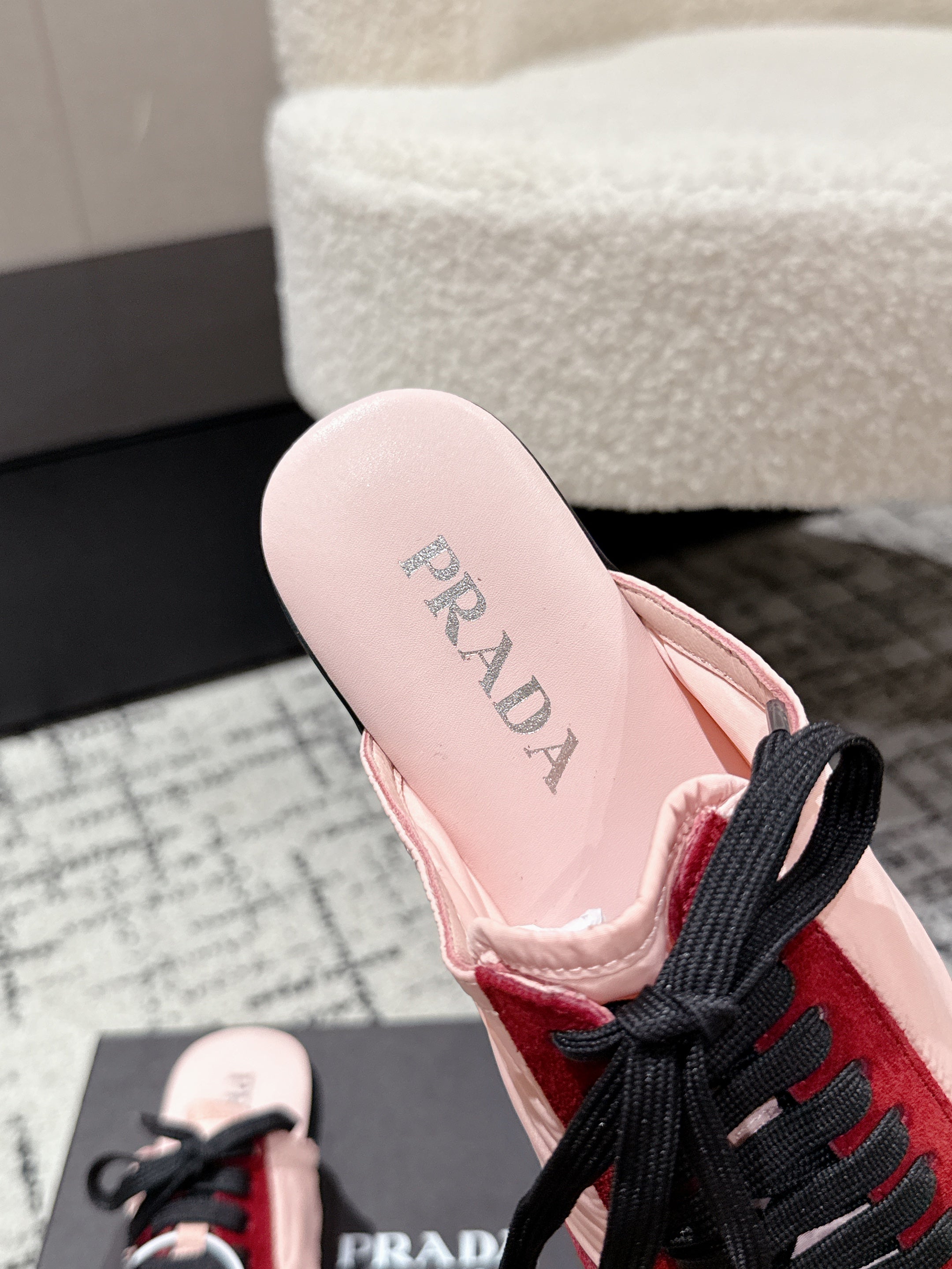 PRADA 25S DEXUN MULE IN RED SUEDE LEATHER