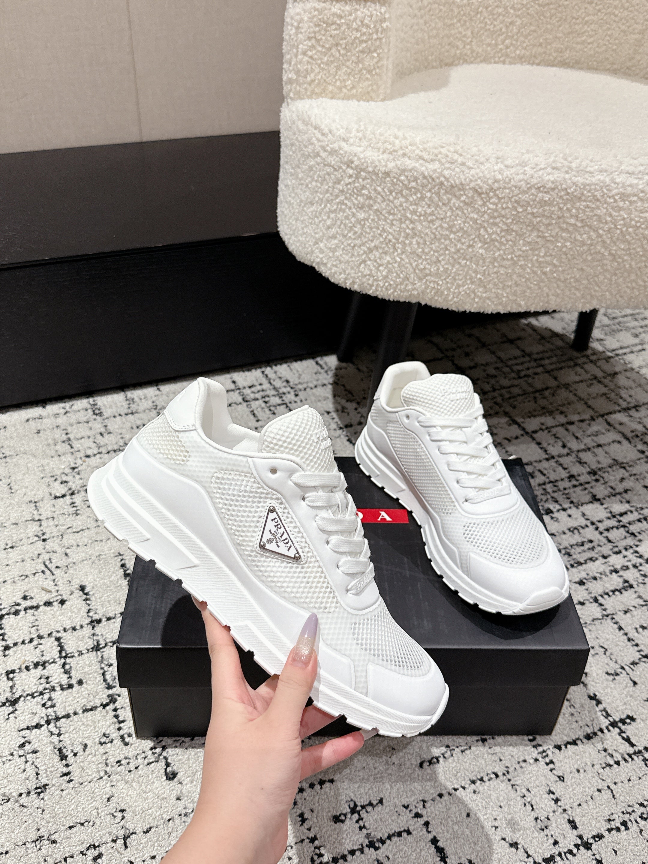 PRADA 25S MEN SNEAKERS IN WHITE CANVAS