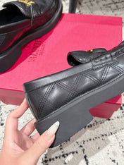 VLTN LOAFER 25S IN MATTE BLACK LEATHER WITH GOLD HARDWARE