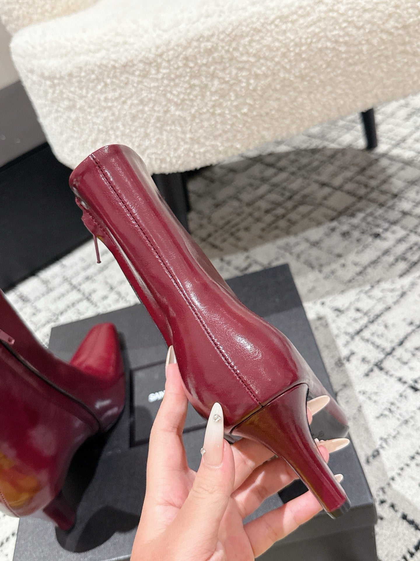 YSL 25S HEELED ANKLE BOOTS 70 MM IN WINE RED SHINY LAMBSKIN