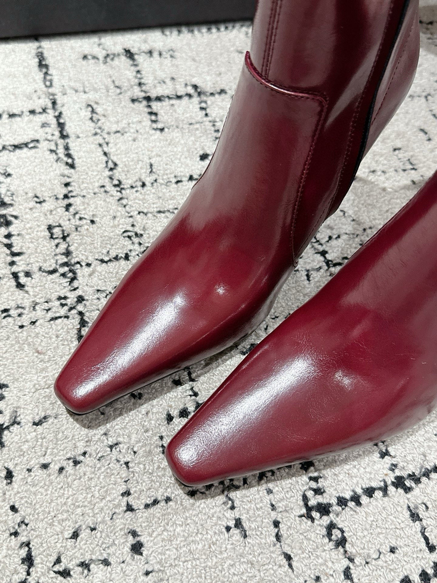 YSL 25S PLATFORM KNEE-HIGH BOOTS 70 MM IN WINE RED LAMBSKIN