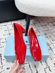 PRADA 26S SQUARE-TOE HIGH HEELS 35MM IN DARK RED PATENT CALFSKIN WITH LOGO