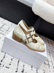CHLOÉ 26S METAL STUD SHOES IN CREAM WHITE CALFSKIN