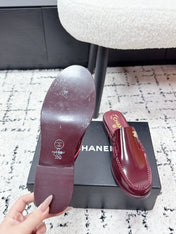 CHANEL 26S MULE LOAFERS IN BURGUNDY RED PATENT CALFSKIN WITH CC LOGO