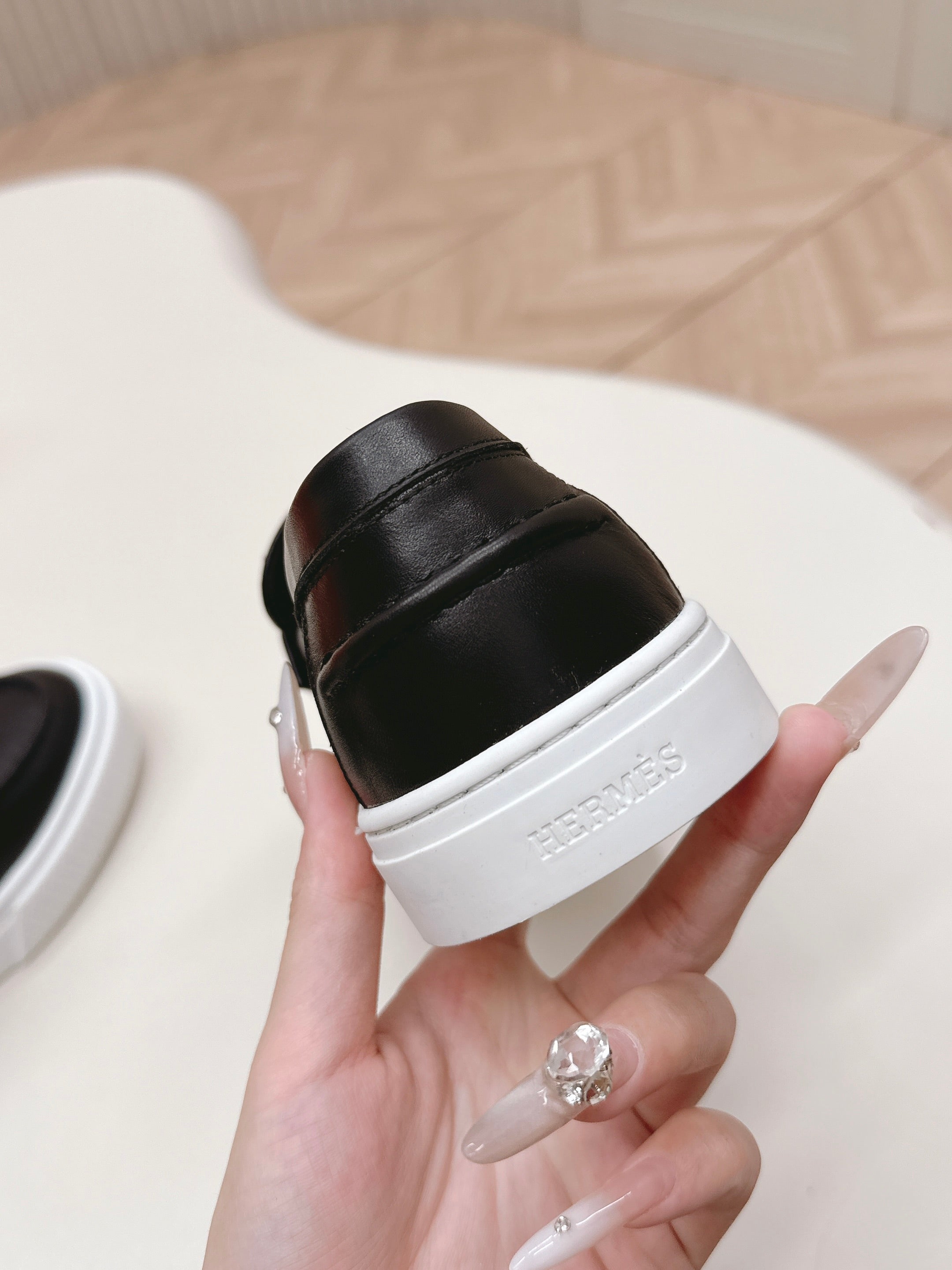 HM 25S SLIP-ON IN BLACK LAMBSKIN