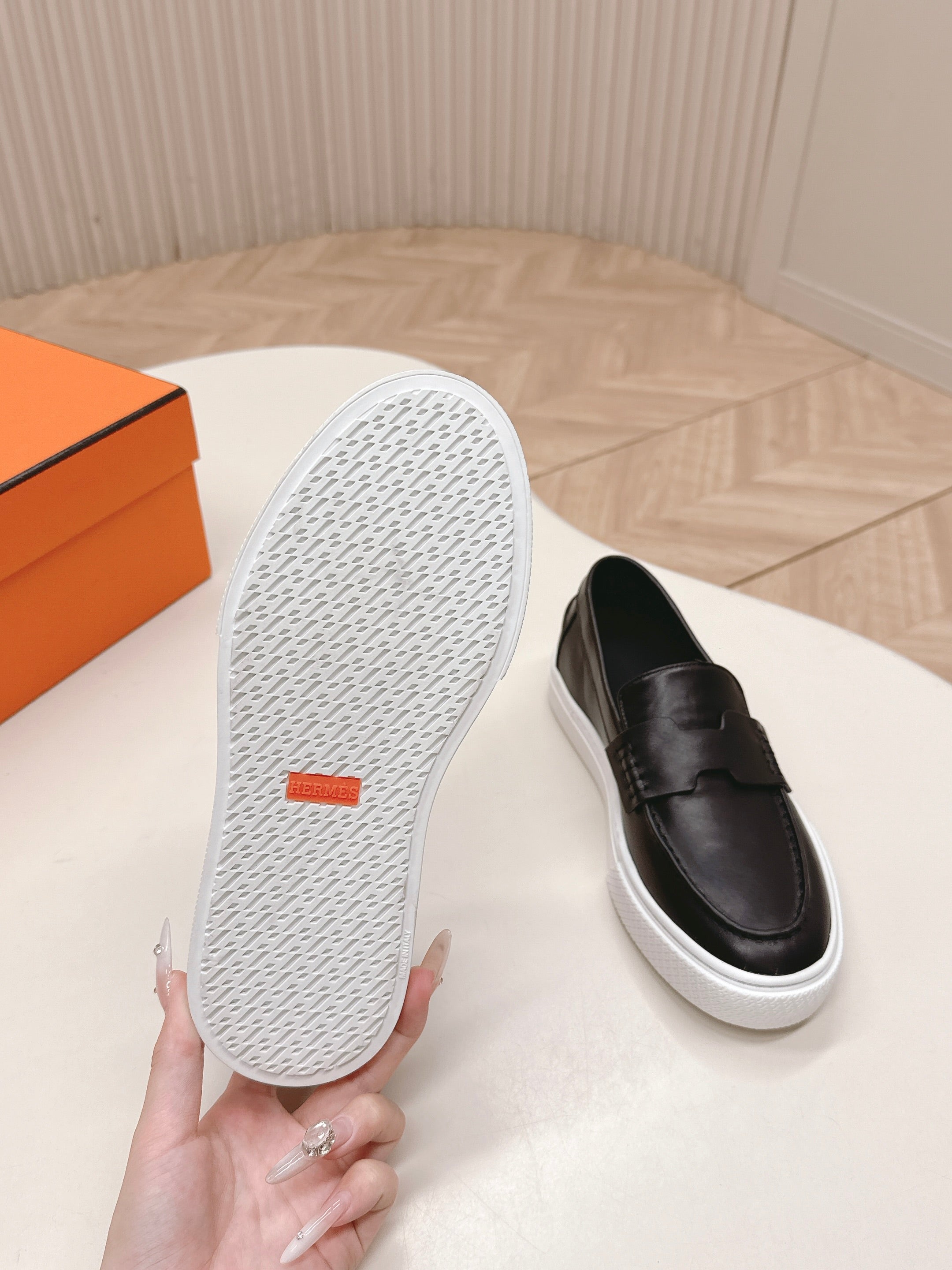 HM 25S SLIP-ON IN BLACK LAMBSKIN