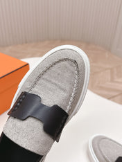HM 25S SLIP-ON IN LIGHT GREY CANVAS AND BLACK LAMBSKIN