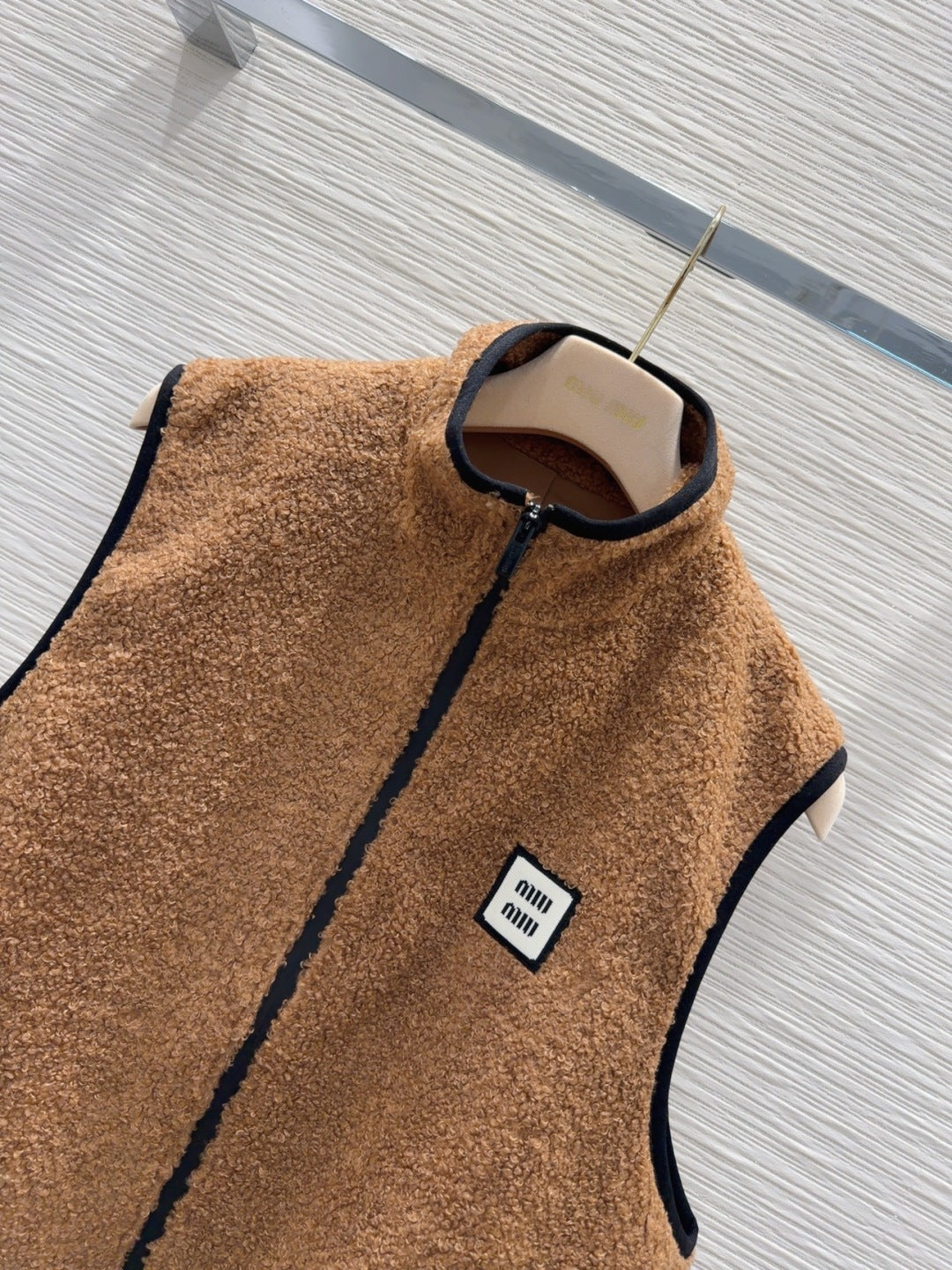 MIUMIU VEST STYLE 800